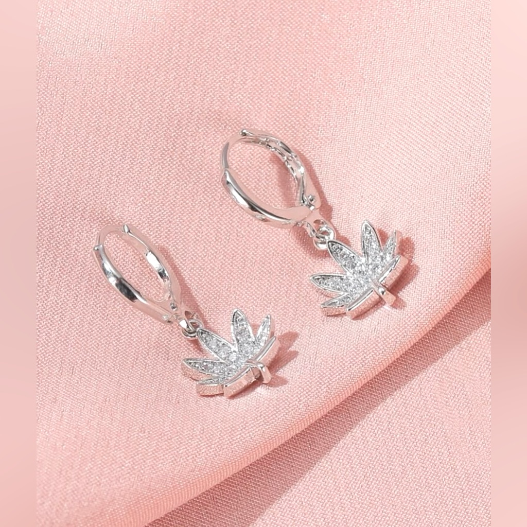”Leaf” Charm Rhinestone Dangle Earrings Nwt